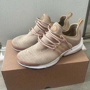 Nike Prestos Women’s 9